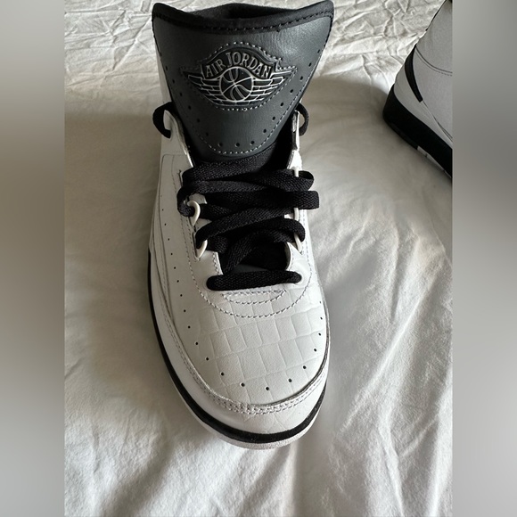 Air Jordan 2 Retro "Wing It" Youth Size 7 NWOT - Picture 11 of 13